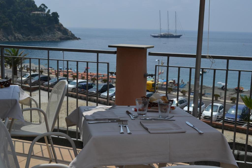 Hotel Delle Rose Bonassola Buitenkant foto